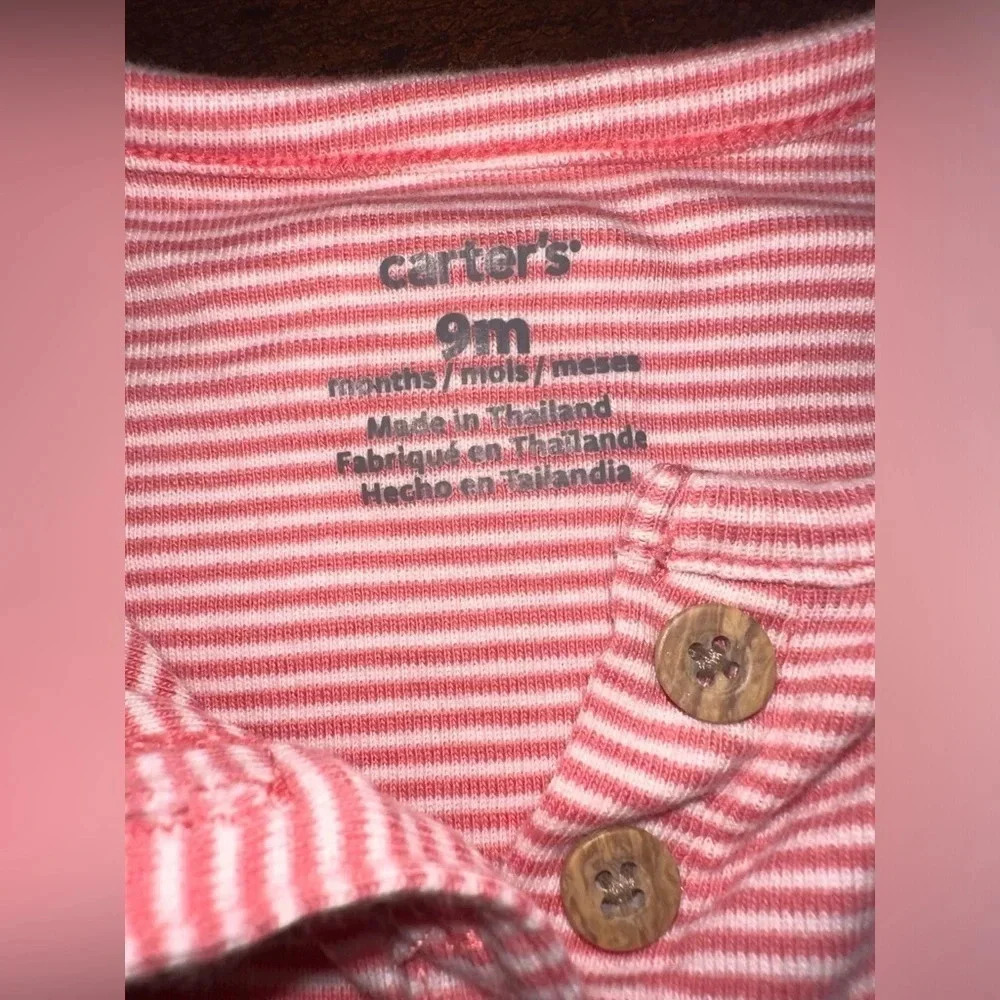 2 Carter’s Rompers. Size 9 month - Picture 5 of 9